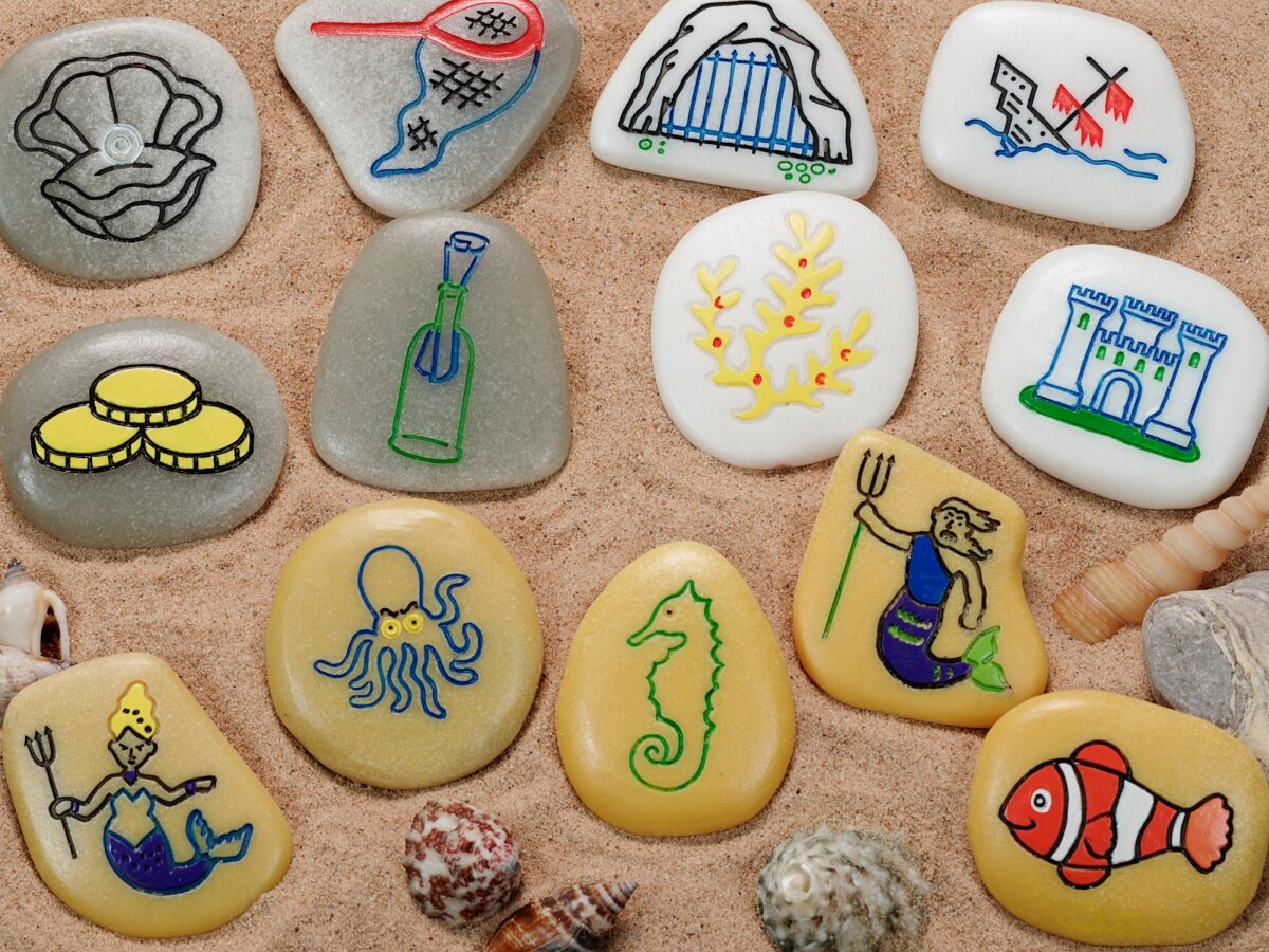 Set of 13 illustrated story stones with under the sea theme